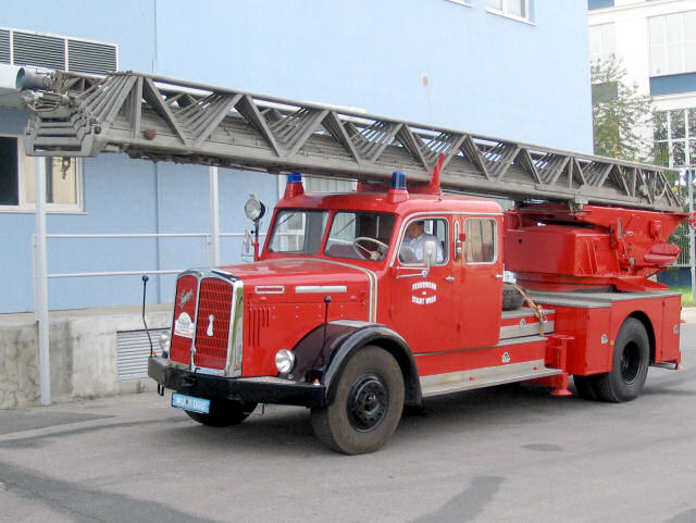 ESCALERA BOMBEROS  IMAGENES FOTOS CAMION CISTERNA